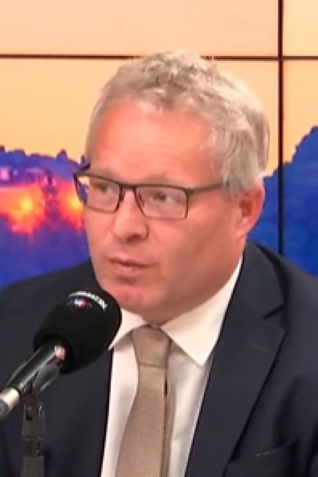 Philippe Henry: “On doit limiter nos déplacements en avion”