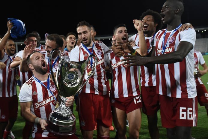 noot Verscheidenheid Toegeven Olympiakos wint uitgestelde Griekse bekerfinale | Buitenlands voetbal |  AD.nl
