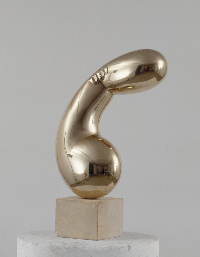 Constantin Brancusi, ‘Princesse X’ (1915-1916), een bronzen werk uit de Collectie Centre Pompidou. Beeld 2013 c/o Pictoright Amsterdam. Foto Adam Rzepka. /