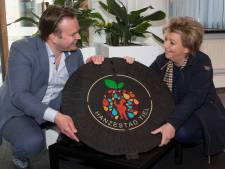 Walk of fame voor Flipje door héél Tiel boven het riool