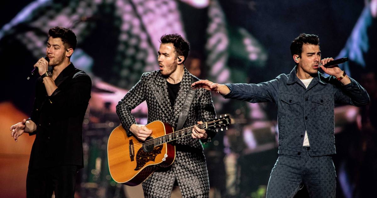 Jonas Brothers ankommer Ziggo Dome |  å vise