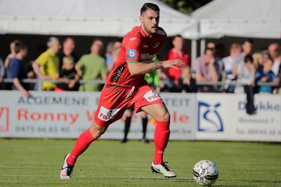 Football Talk. Mathias Bossaerts stopt ermee - Adem Zorgane verlengt bij Charleroi