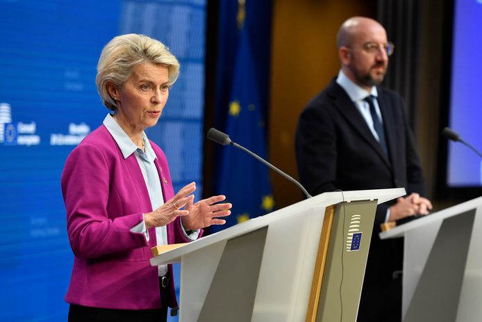Europees Commissievoorzitter Ursula von der Leyen en Charles Michel, voorzitter van de Europese Raad.