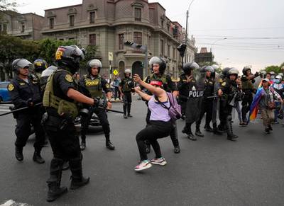 Dode bij rellen tussen betogers en politie in Peru