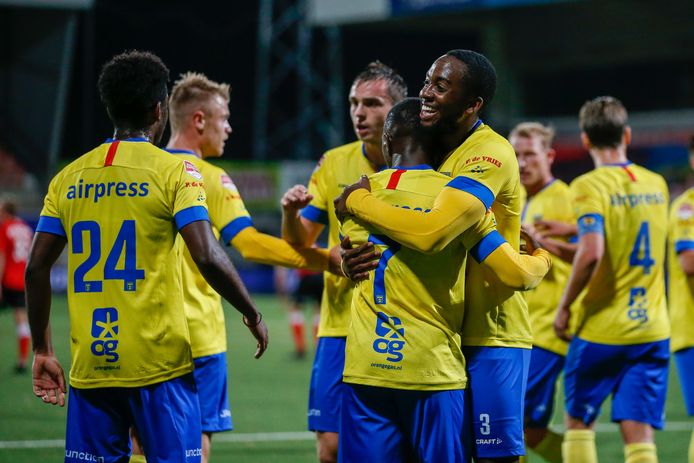 Cambuur Haalt Uit Op Bezoek Bij Helmond Sport Nederlands Voetbal Ad Nl