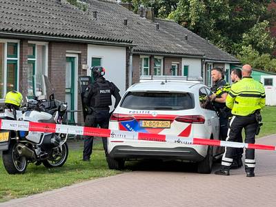 Arrestatieteam slaat ruit in en houdt man aan in woning: hamer en kapmes in beslag genomen