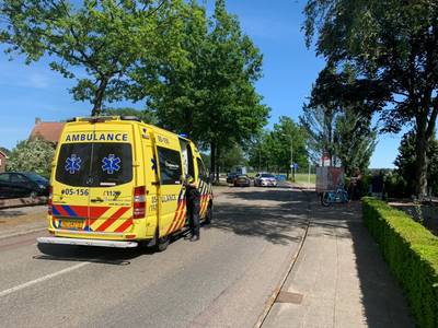 Mountainbiker gewond na botsing met brommer in Bornerbroek