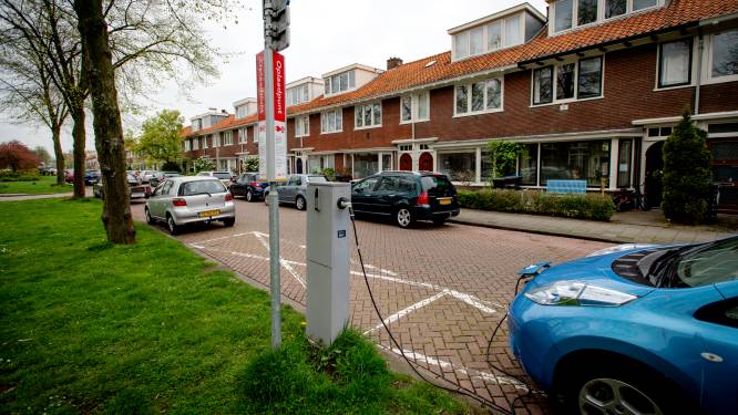 Vermogen elektrische laadpalen omlaag, anders stad ‘op zwart’