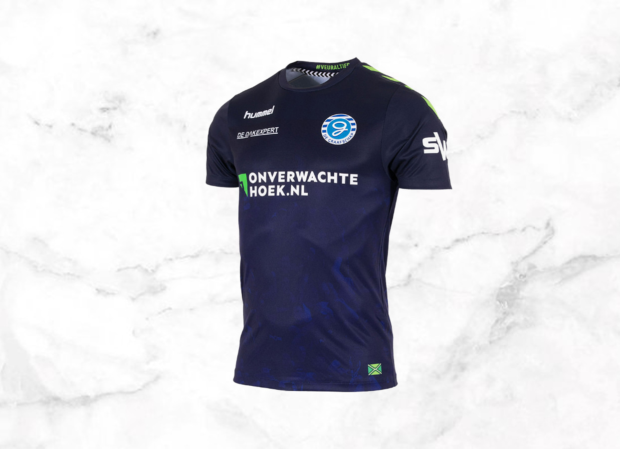 Bekritiseren animatie roterend In deze gloednieuwe uitshirts beginnen de clubs uit de eredivisie en Keuken  Kampioen Divisie aan het seizoen | Foto | AD.nl