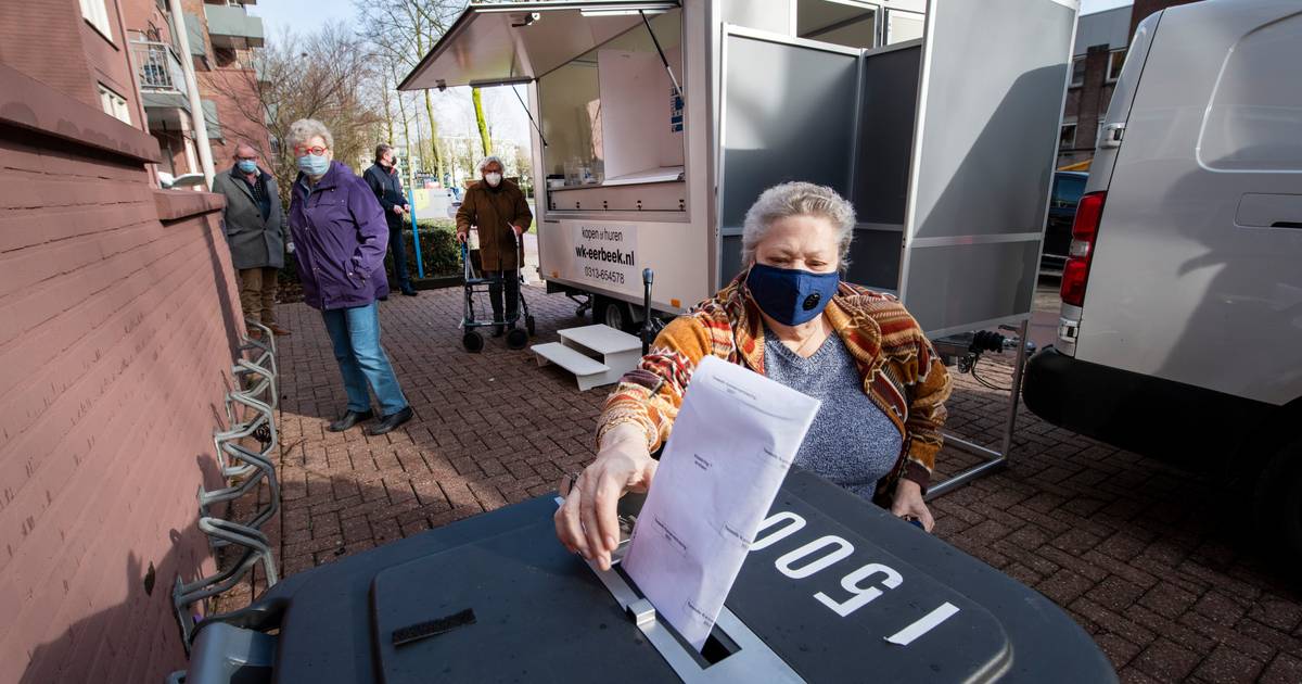 Vertrek naar Erfgenaam Vooroordeel Frietkraam' als mobiel stembureau in Apeldoorn: 'Dit is een schande' |  Apeldoorn | destentor.nl