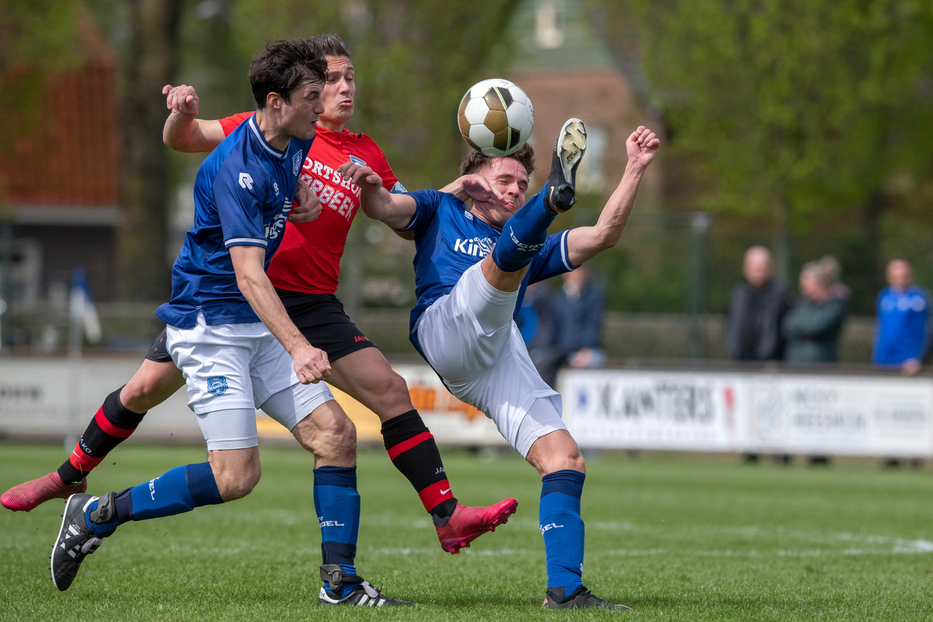 Programma amateurvoetbal zondag vijf kampioenswedstrijden op de rol