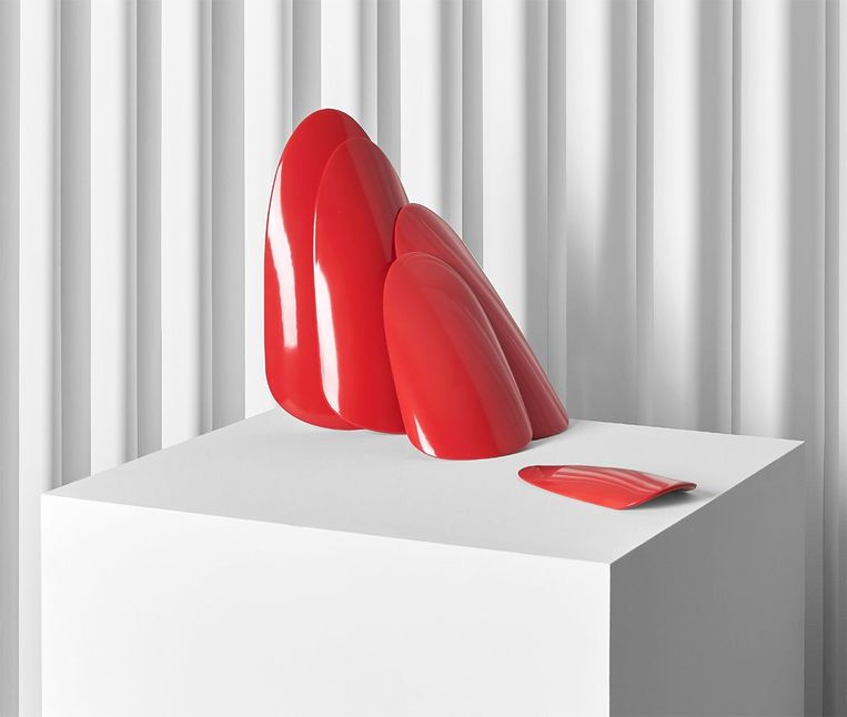 Martin Margiela – ‘Red Nails Model’ (2021), Zeno X Gallery. Beeld GalleryViewer