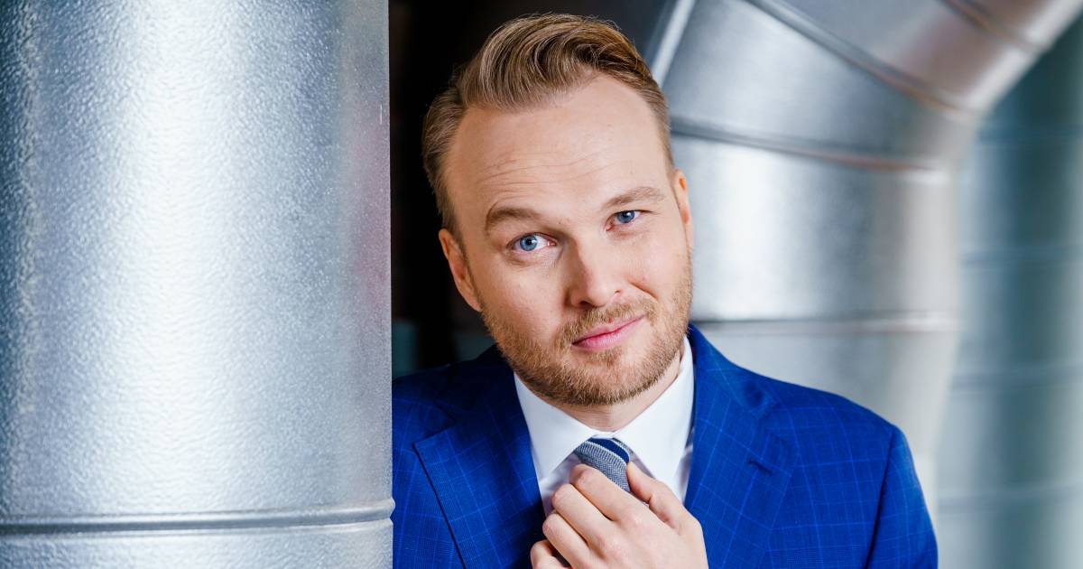 Arjen Lubach maakt recorduitzending op zolderkamer Show AD.nl