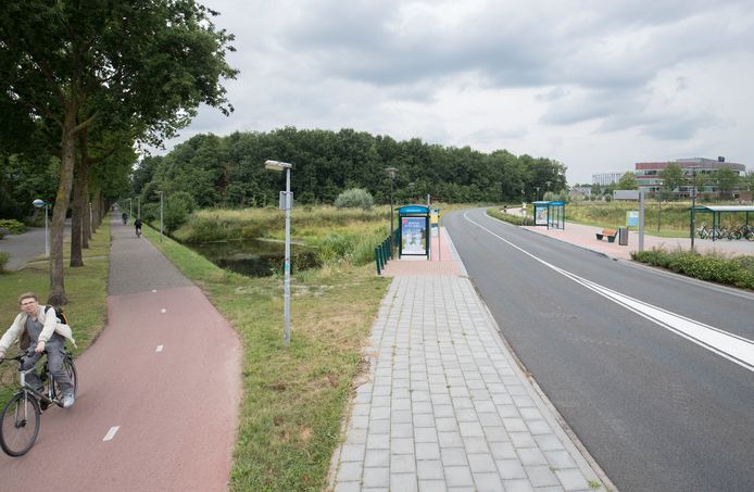 Westzijde van de Wageningen Campus. Varianten van de campusroute zouden hierlangs moeten komen te liggen.