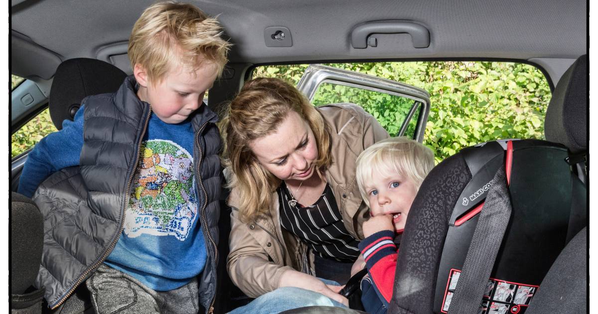 Blauw verdediging Melodrama Acht op tien kinderen onveilig vervoerd in auto | Binnenland | AD.nl
