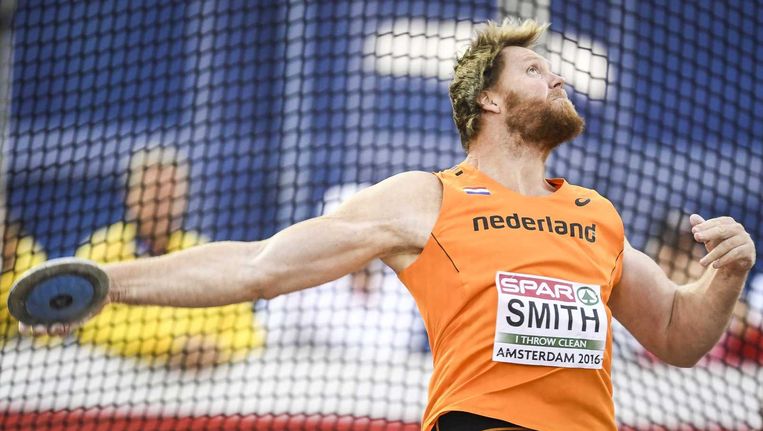 Rutger Smith in actie tijdens de finale van het discuswerpen op de EK atletiek. Beeld anp