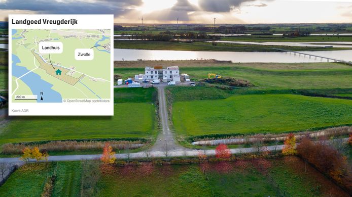 Het landhuis aan de dijk langs de nevengeul van de IJssel. ,,De vergunning is onherroepelijk, alle procedures zijn doorlopen en ik heb alles netjes gedaan.’’
