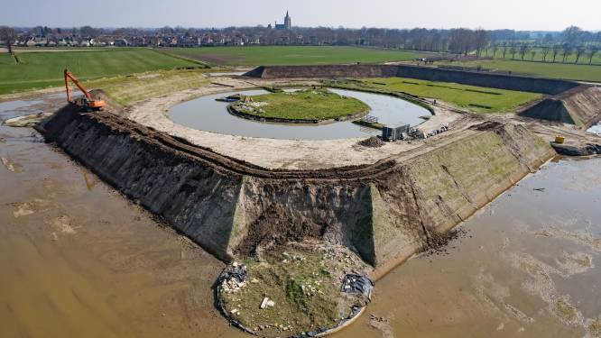 Langzaam maar zeker keert het Kasteel van Wouw terug in het landschap