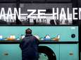 Nederlanders willen zelf vluchtelingen ophalen in Griekenland: bus van 'We Gaan Ze Halen' is na 120 km gestrand nabij Eindhoven