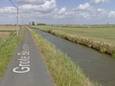 De Grote Beverdijkstraat in Oudekapelle, bij Diksmuide.