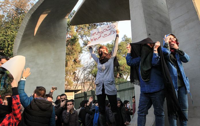 Studenten van de universiteit van Teheran protesteren tegen de regering in december 2017.