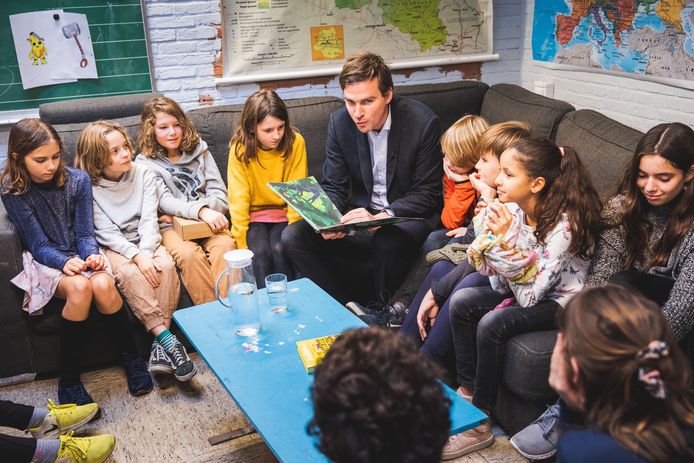 Mathias lees voor in basisschool De Loods.