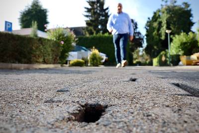Bewoners niet blij met straatwerk na aanleg glasvezel: ‘Als je niet goed te been bent, lig je zo pla