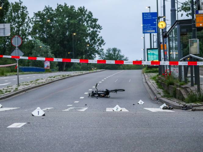 Politie zoekt bestuurder gestolen auto na dodelijke aanrijding met fietser in Schiedam