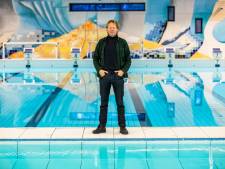 Muziektheater ‘Mirrewinter’ in het zwembad in Nijverdal van Laurens ten Den: ‘Als ik uit mijn bootje val, dan moeten de badmeesters me redden’