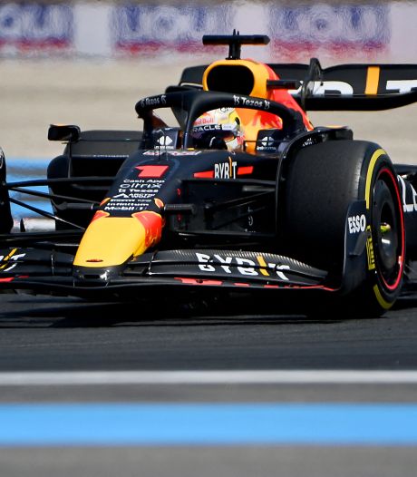 Max Verstappen zet grote stap voorwaarts en houdt Ferrari's ver achter zich in Franse slottraining