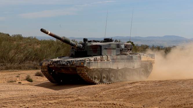 Spanje stuurt na de paasvakantie 6 tanks naar Oekraïne