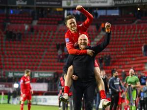 De oudste van FC Twente houdt niet van krachttraining, wel van bitterballen en is topfit
