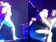 Lady Gaga smakt tegen de vlakte nadat fan haar oppakt en van podium laat vallen