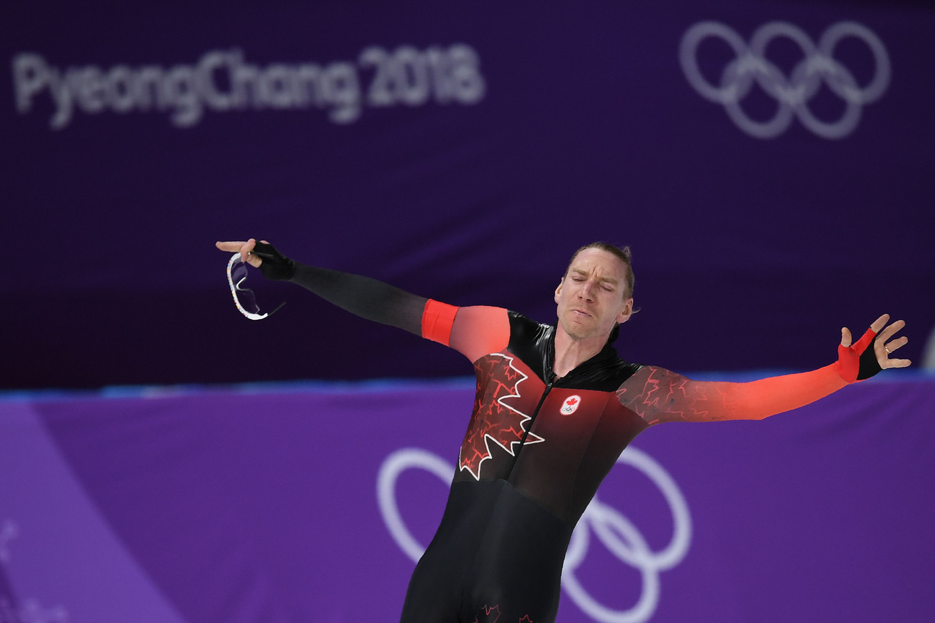 Ted-Jan Bloemen viert zijn geweldige race.