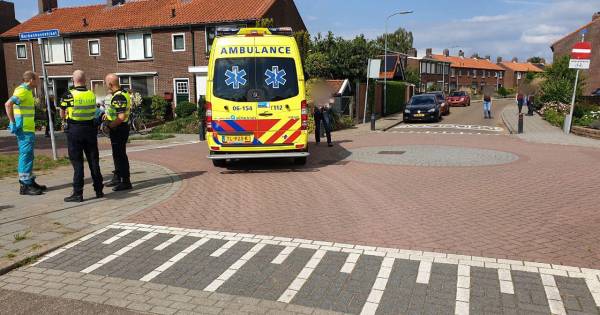 Kind (4) gewond door aanrijding met taxi in Aalten .