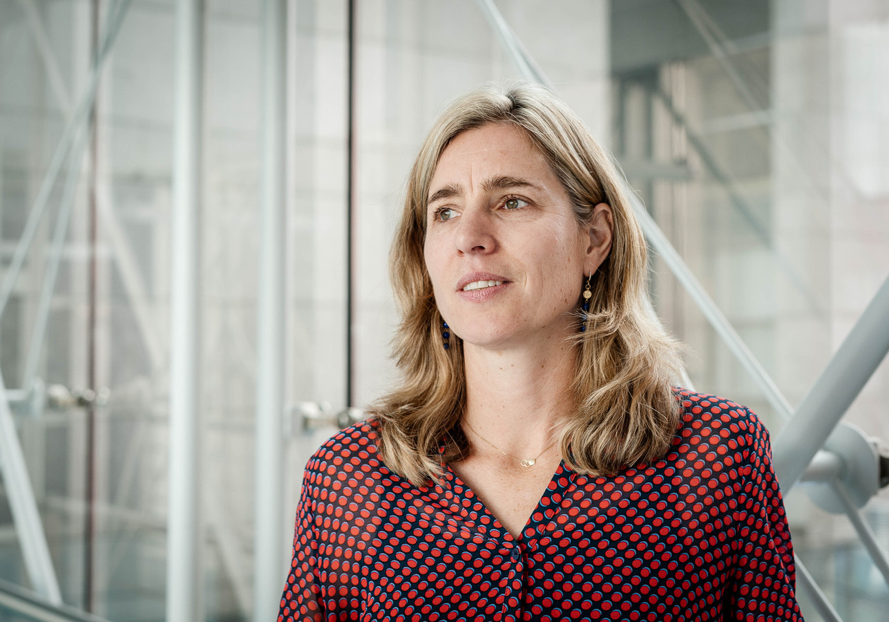 Deze vrouw joeg jarenlang op de mensensmokkelaars in de Rotterdamse haven ‘Het is wachten op de