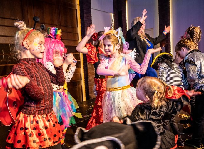 Snotneuzenbal in Acropolis: carnaval voor de kleintjes.