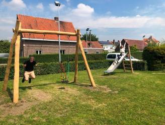 Zomervakantie start met nieuwe speeltuigen in park achter Villa Snoeck