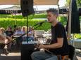 Kasper De Moor bracht solo nummers van zijn band Gairy Humball op Picnic Music @ CC Nova in Wetteren