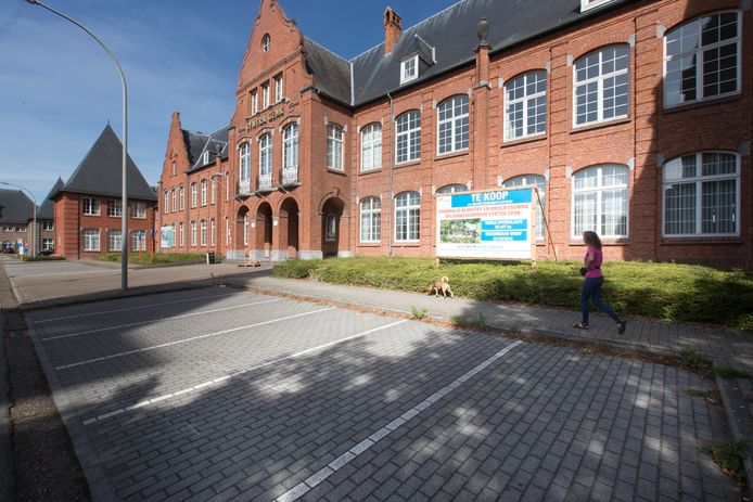 De Communauté Musulmane de Belgique is de nieuwe eigenaar van het voormalige schoolgebouw in Winterslag (Genk) dat te koop was gesteld. Vroeger waren daar de opleidingsgebouwen van Syntra gevestigd.