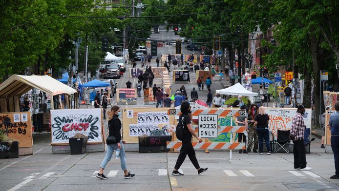 L'existence de la "zone autonome" de Seattle suscite une vaste controverse politique.