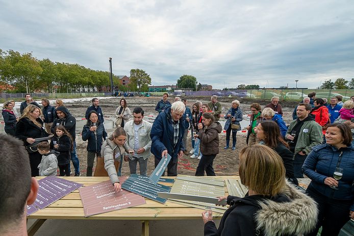 Aan de Oude Vissershaven in Bergen op Zoom is nieuwbouwplan Suikerwerk in aanbouw.