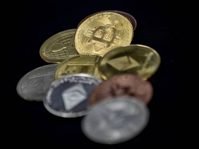 Bitcoin zakt tot onder de 6.000 dollar