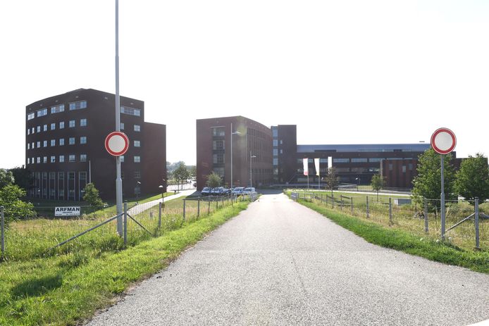 Parkeren bij het Maasziekenhuis? Om de ambulances niet in de weg te staan, mag dat niet overal.
