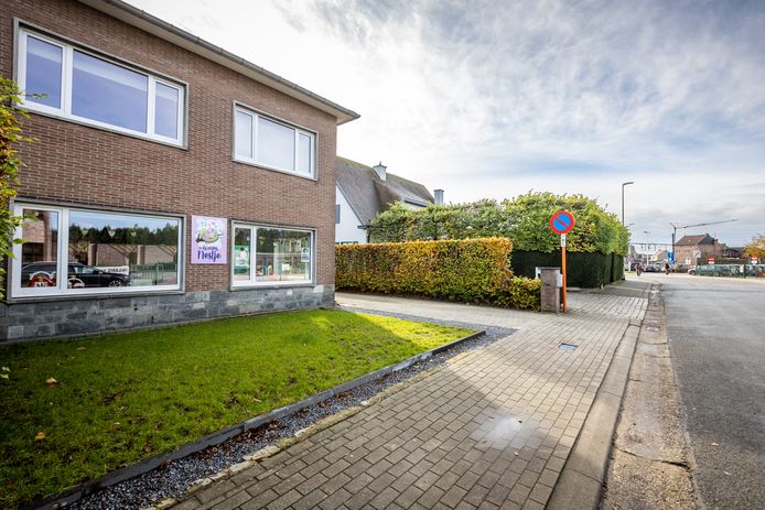 Kinderdagverblijf ‘Het warm nestje’ uit Bilzen is drie maanden geschorst na klachten over ‘geforceerd eten’.