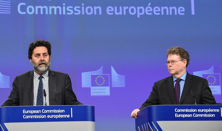 EU-hoofdonderhandelaar Ignacio Garcia Bercero (links) en zijn Amerikaanse evenknie Dan Mullaney. Beeld afp