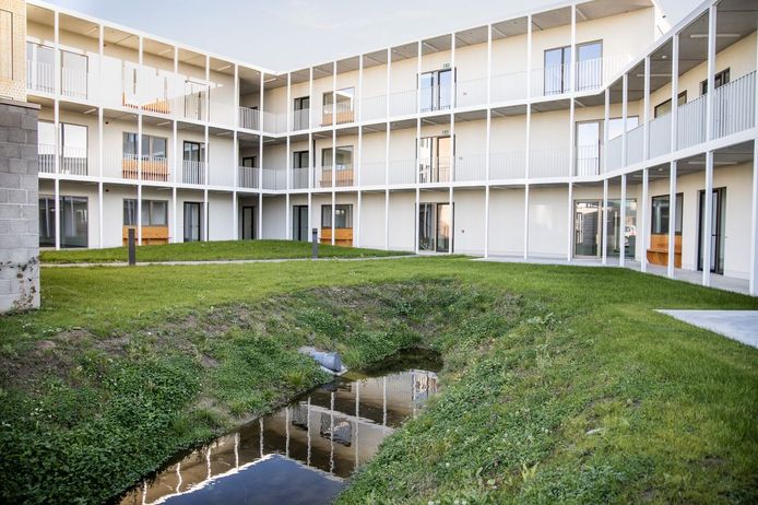 Een beeld van de woning met achttien studio's