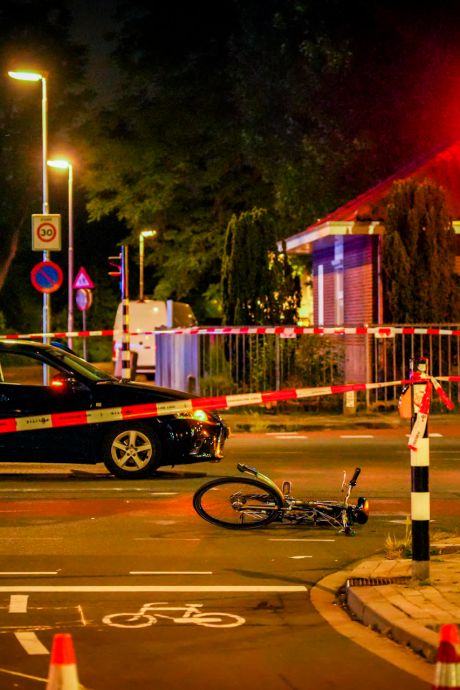 Fietser ernstig gewond bij aanrijding met auto op Leenderweg in Eindhoven