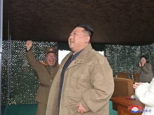 Nouveau “missile monstre” nord-coréen: Kim Jong Un entend avoir la force nucléaire “la plus puissante du monde”