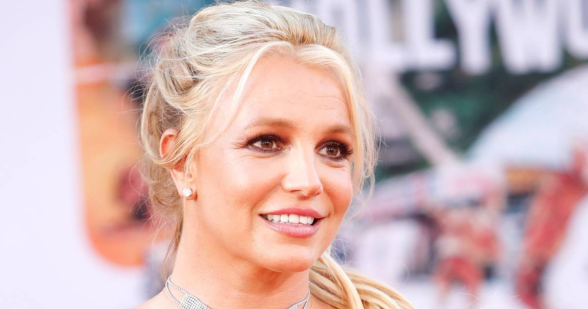 Britney dévoile son ventre arrondi: “Je rentre encore dans mes pantalons, mais c’est tout juste” |  Persone